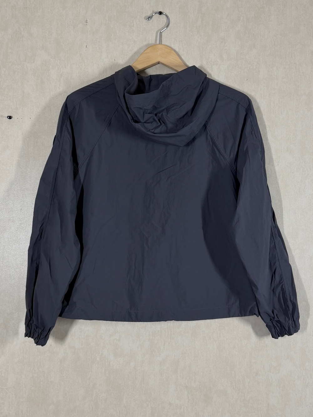 Vuori Women’s Shores Jacket Full Zip Hooded Lightweight Running in Gray XS - Picture 6 of 11
